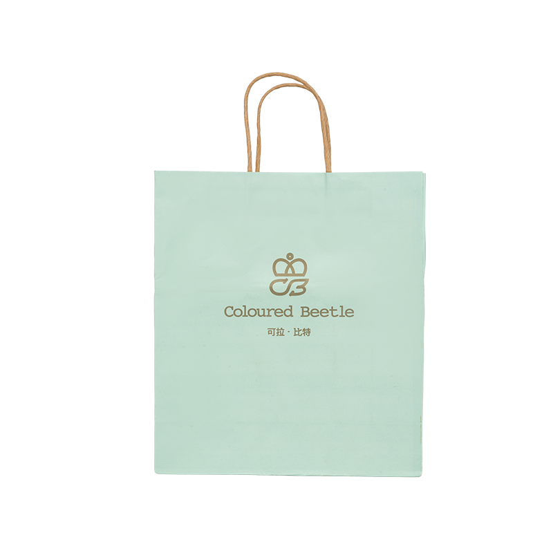 Pacáistiú éadaí mála cairtchláir bán tiubhaithe cothrománach láimhe