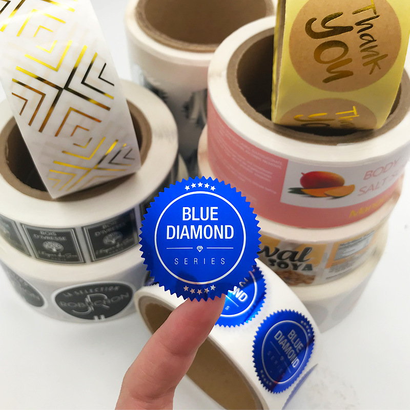 Lipéad greamachán páipéir brataithe