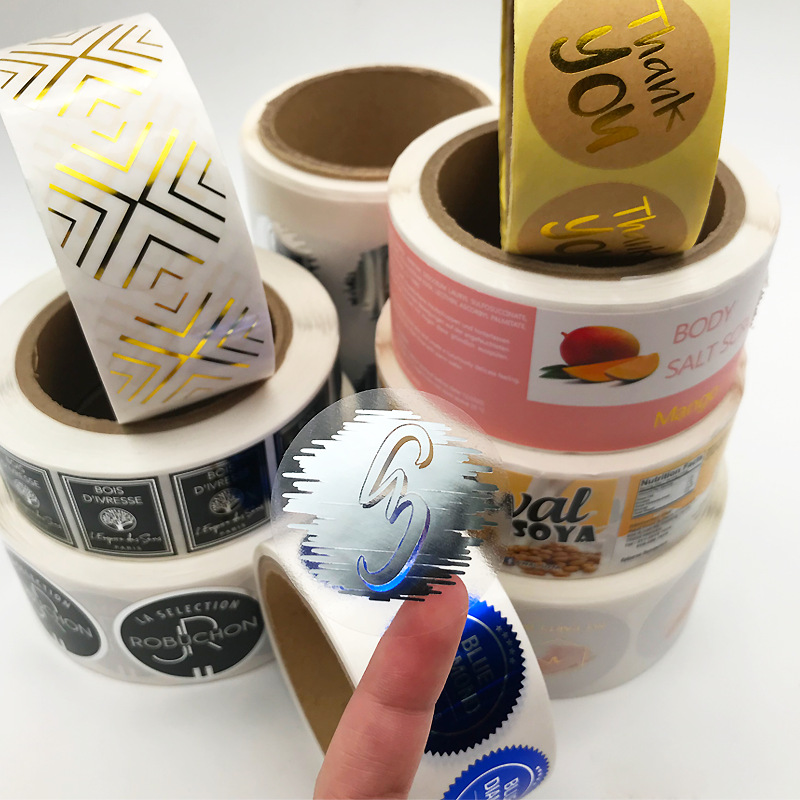 Lipéad greamachán páipéir brataithe